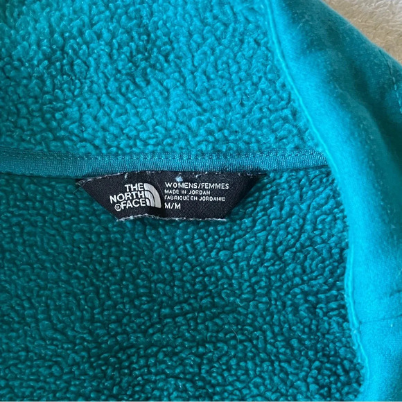 North Face women’s medium zip front, lined. Teal blue. Stretchy material. - Picture 3 of 6